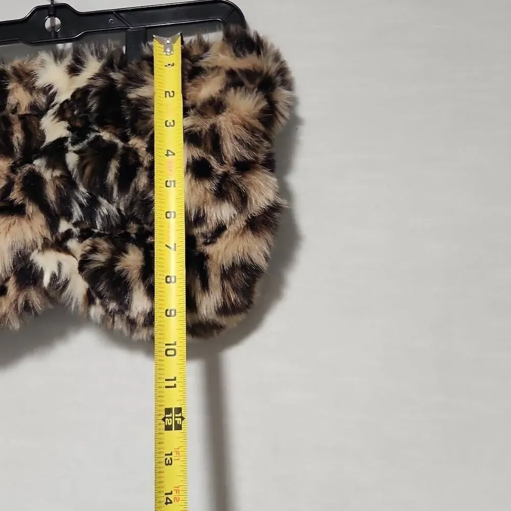 Red by Saks Fifth Avenue Women's One Size Leopard Print Acrylic Scarf